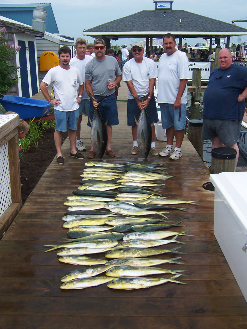 White Lightning boat and crew